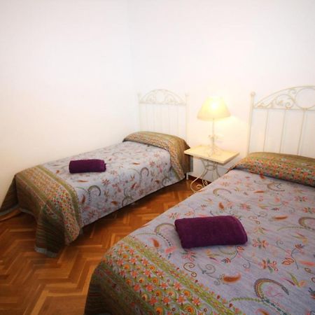 Apartamento Alojamiento Adelfas Madrid Exterior foto