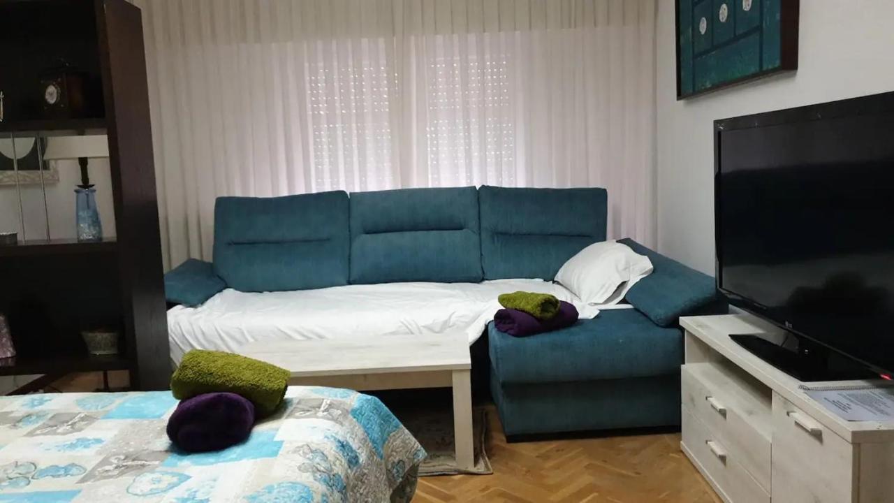 Apartamento Alojamiento Adelfas Madrid Exterior foto