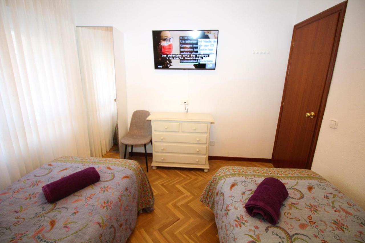 Apartamento Alojamiento Adelfas Madrid Exterior foto